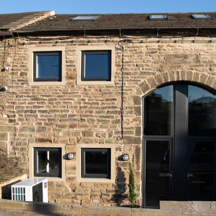 Unique Barn Conversion In Saddleworth 올덤 외부 사진
