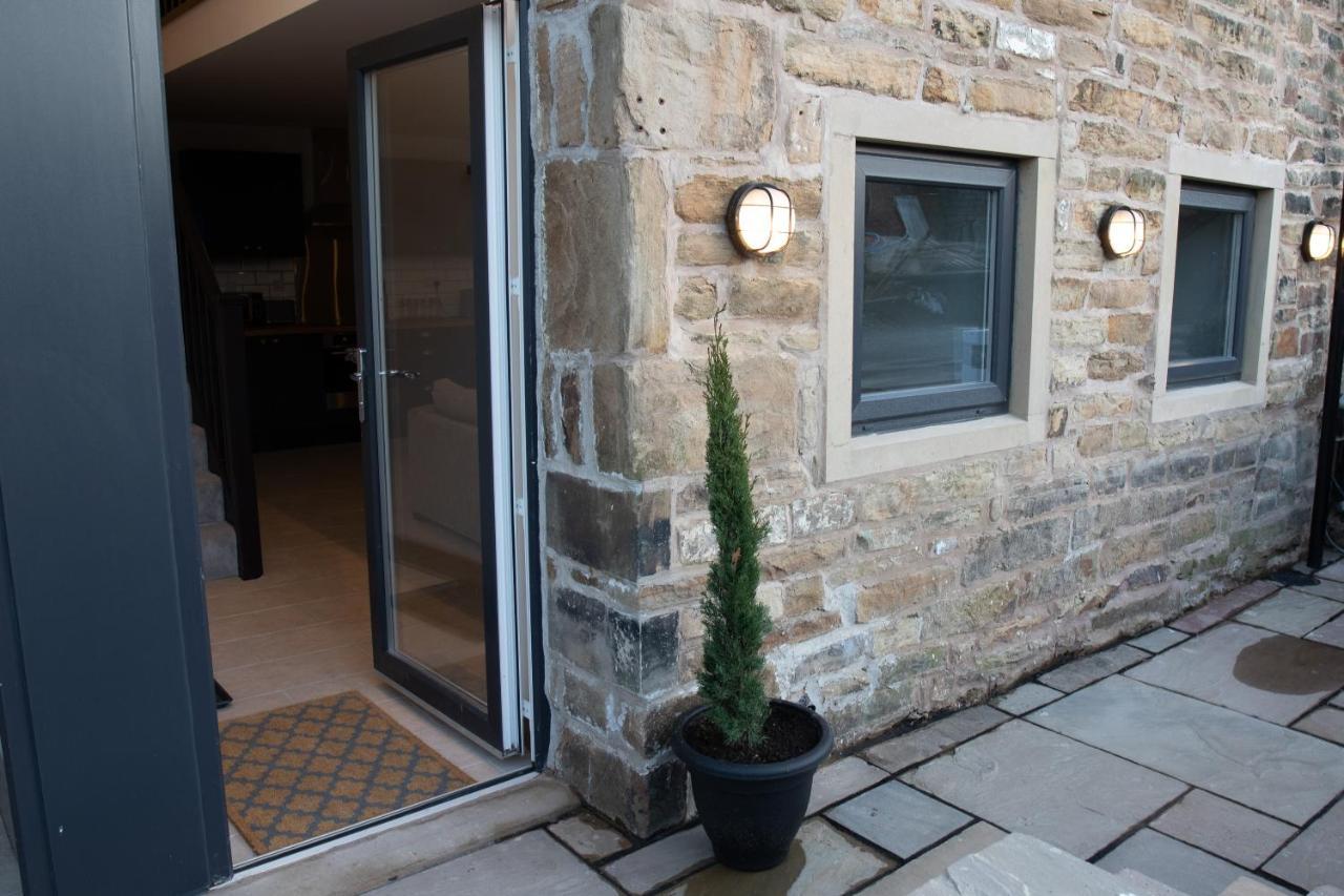 Unique Barn Conversion In Saddleworth 올덤 외부 사진