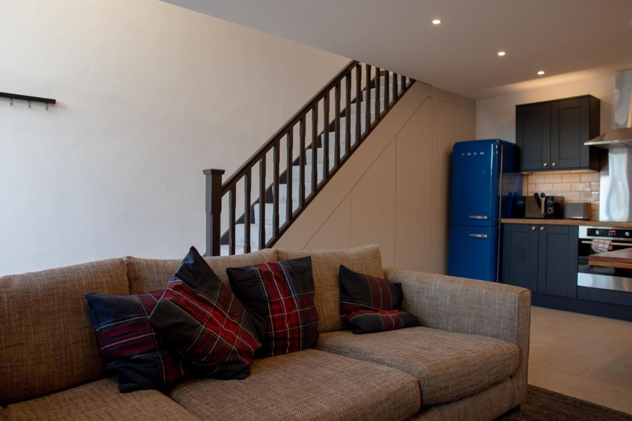 Unique Barn Conversion In Saddleworth 올덤 외부 사진