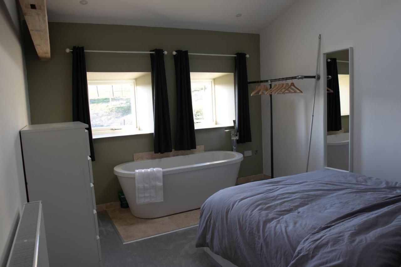 Unique Barn Conversion In Saddleworth 올덤 외부 사진