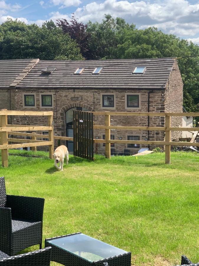 Unique Barn Conversion In Saddleworth 올덤 외부 사진